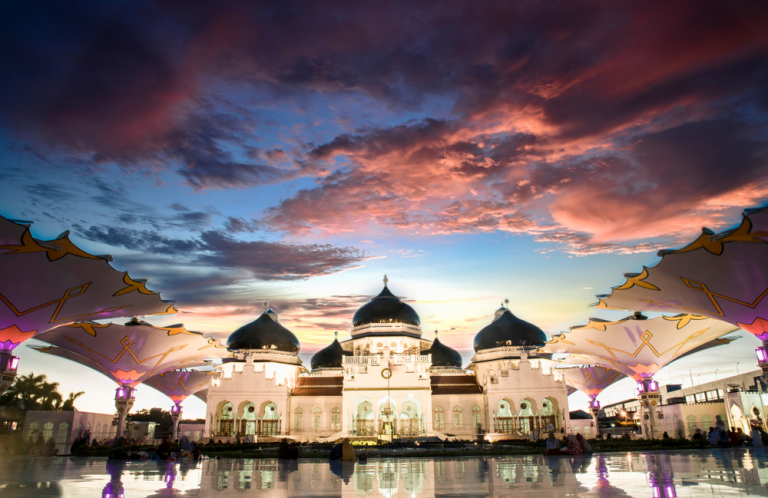 Destinasi Objek Wisata Halal Yang Ada di Indonesia