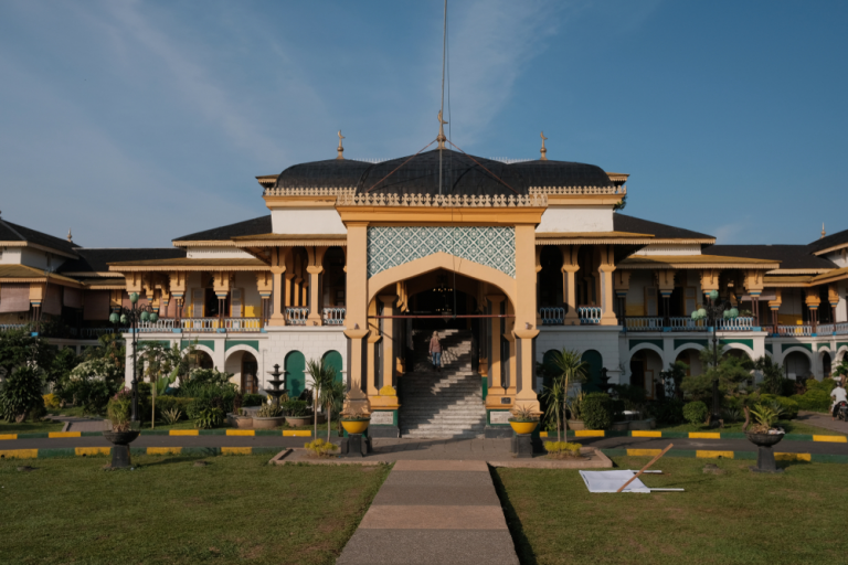 Inilah Istana Maimun, Objek Wisata Yang Melegenda di Medan Sumatera Utara